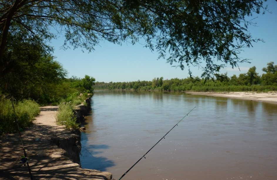 Un vecino de Leales se topó con un cadáver en las orillas del río Salí
